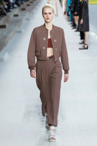 Look 42